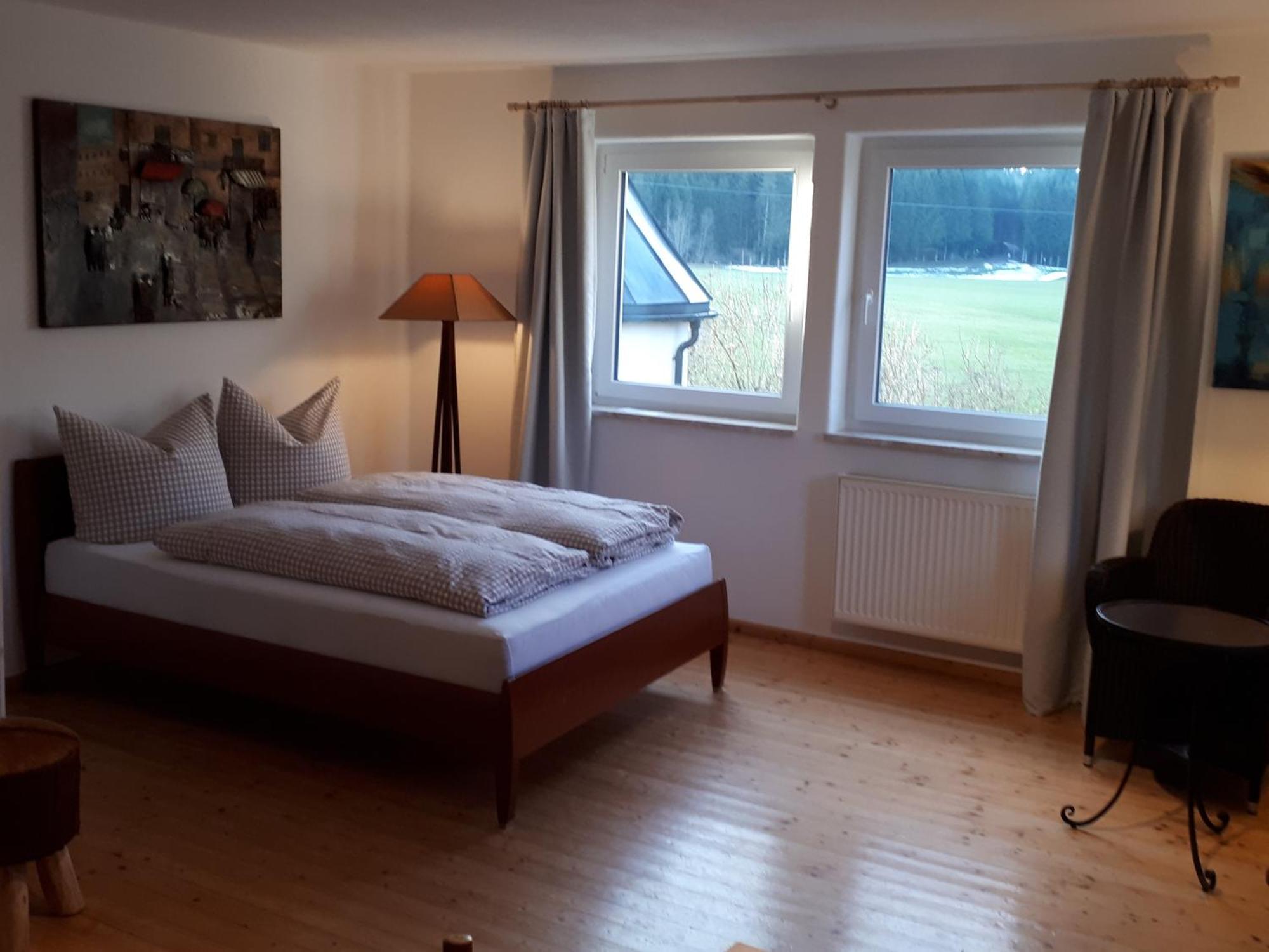 Remise - Schmidsfelden 12 - 88299 Apartment *